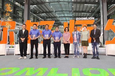 《麓山之歌》主創(chuàng)重返中聯(lián)重科拍攝地, 侯勇焦俊艷致敬&ldquo;師父&rdquo;